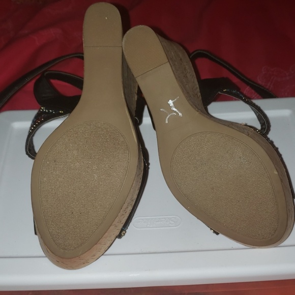 Mosaic Design Corkscrew Wedge - Picture 2 of 5